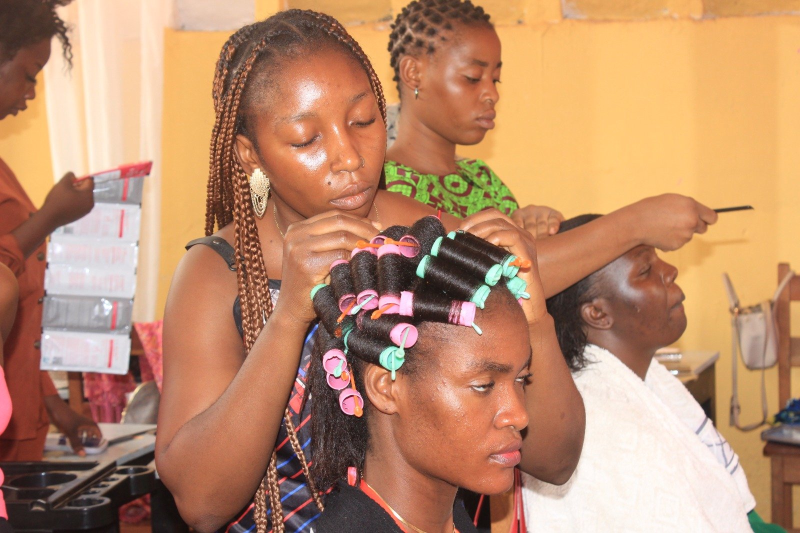 Esthétique Cosmétique et  Coiffure Professionnelle (femme)