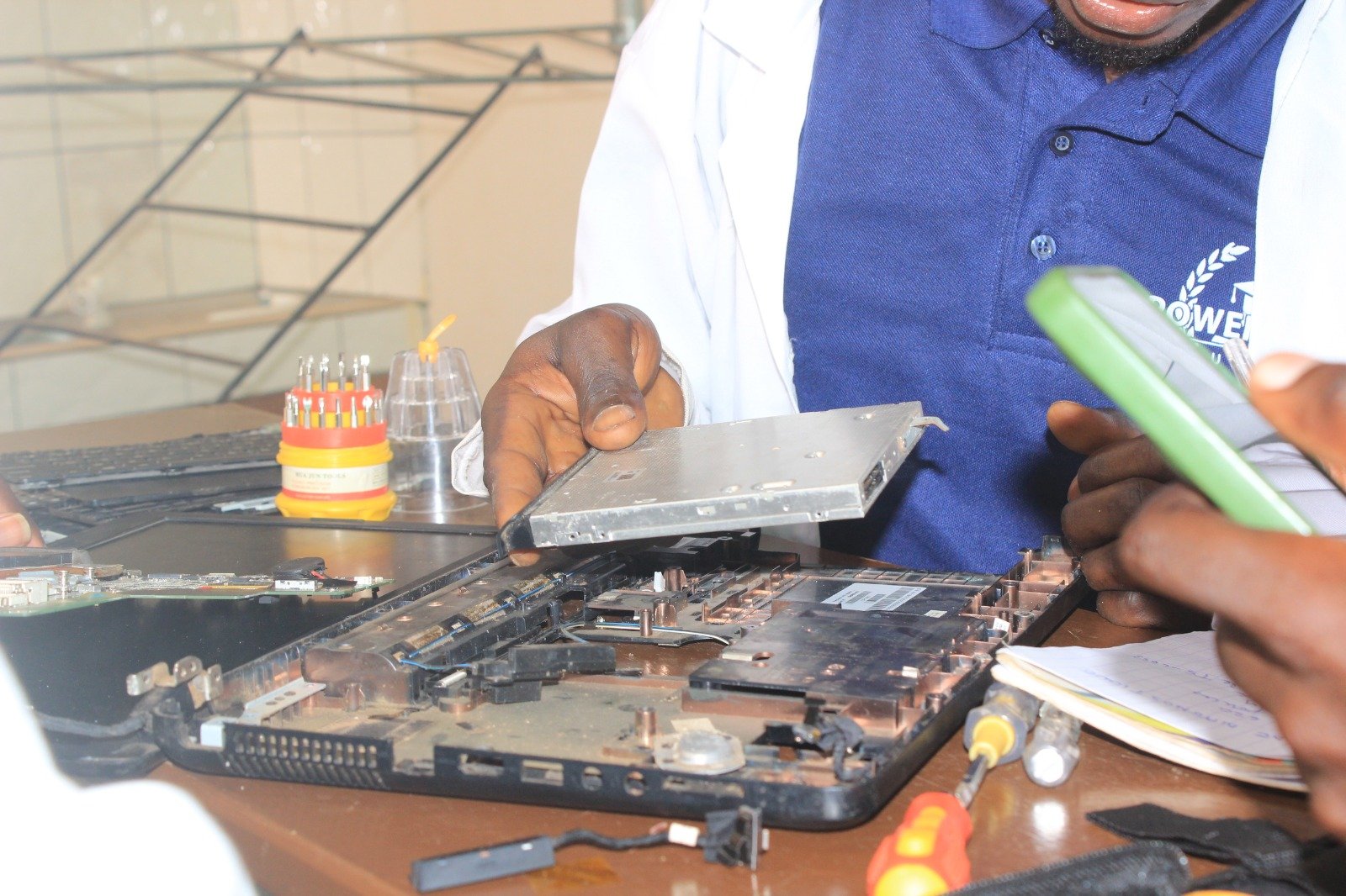 Maintenance des Réseaux Informatiques / Administrateur Réseaux